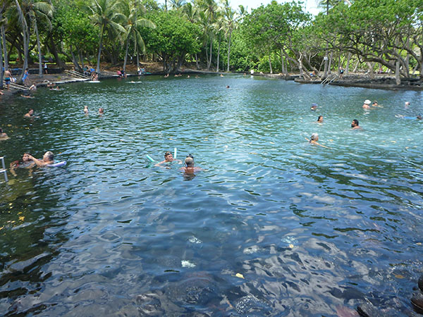 PISCINE D’EAU CHAUDE DE AHALANUI