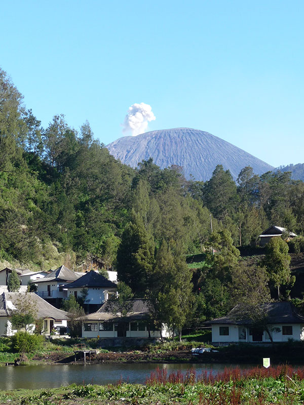 EXPLOSION DU SEMERU