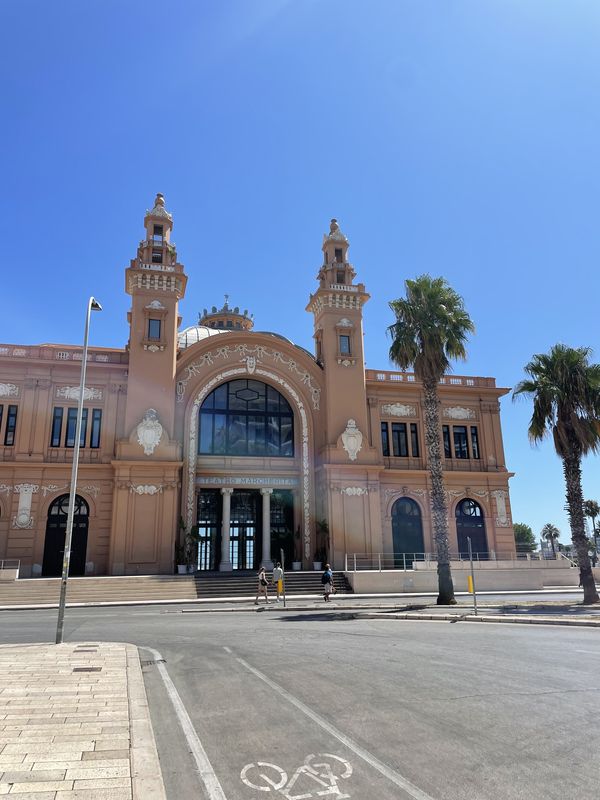 photo originale Maéva Seigner©  Le théâtre Margherita à Bari