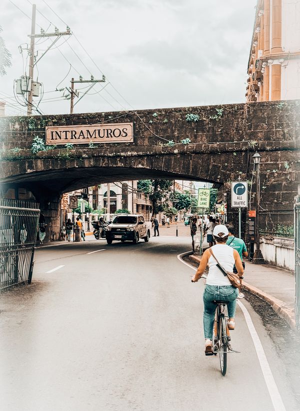 Balade à vélo en Bambou dans intramuros 🚲